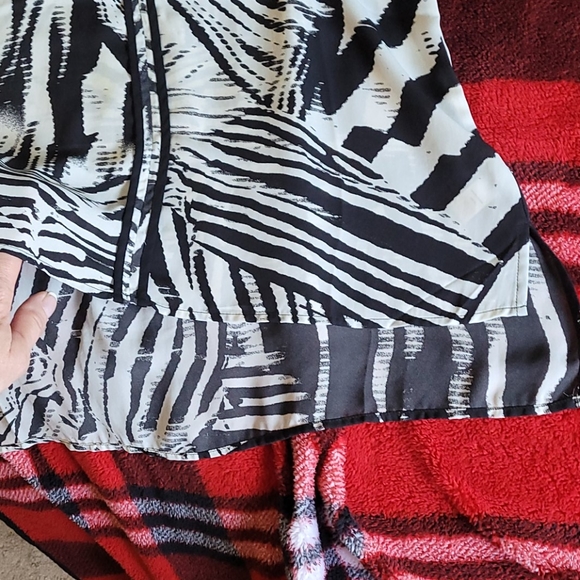 Women's XL Black & White Sheer Blouse - Picture 2 of 8